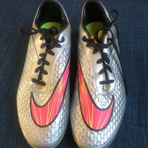 Nike cleats size 10